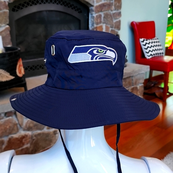 Island Baggage Other - NWT Game Day Seahawks bucket/rain hat one/size unisex